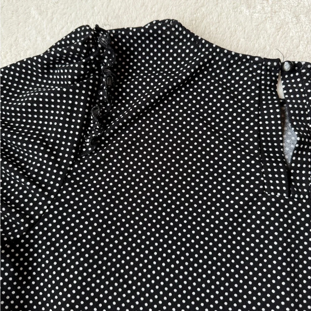 Adrianna Papell Polka Dot Blouse Size M Black Puff Sleeve Chic Top - Picture 14 of 15